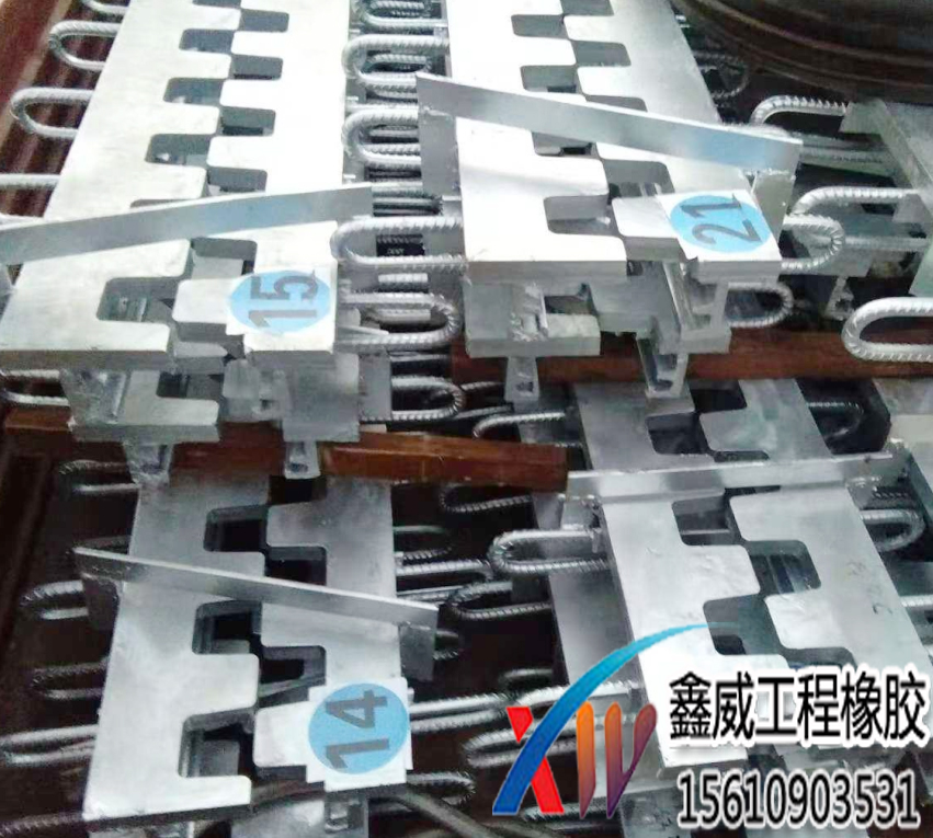 XLF140大香蕉乱伦视频.jpg